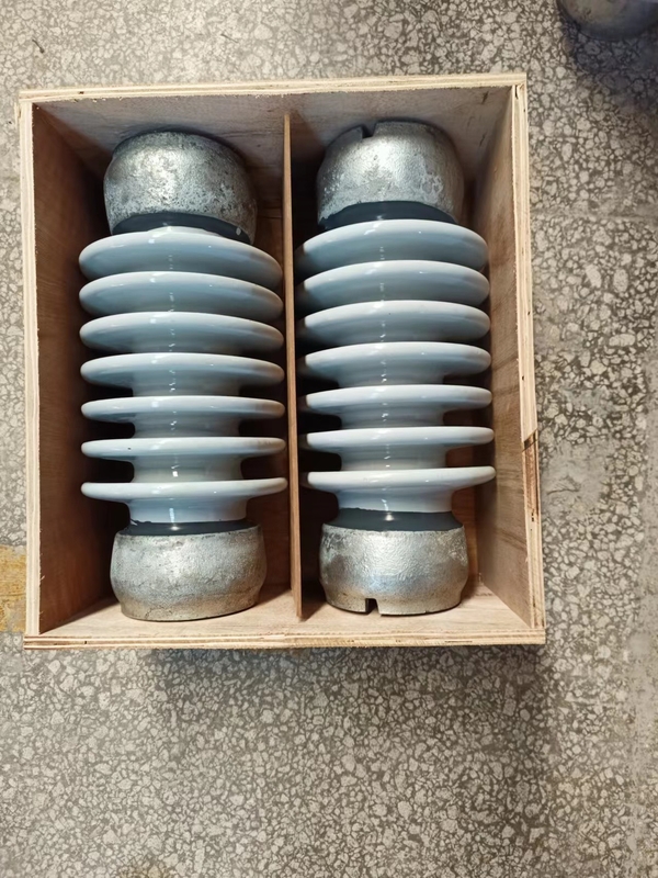 ANSI RT-208 de Stevige Postisolatie Licht Gray Glazed Customized Size van de Kernpost