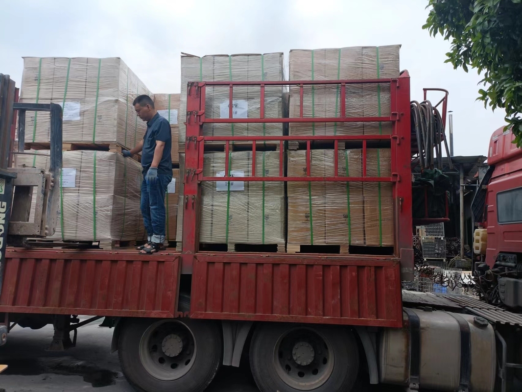 Porselein met hoge weerstand c-120 ANSI RT-208 van de Post Postisolatie Bruine Glans